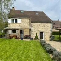 La Grange, superb 4 bedroom barn conversion in Bourgogne, Hotel in Change