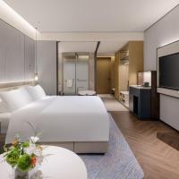 Crowne Plaza Weihai Binhai by IHG, hotel near Weihai Dashuibo Airport - WEH, Weihai