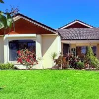 Cozy home close to Perth's first Starbucks, hotel em Perth