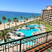 Sonoran Spa 2BR 2BA Sleeps 8 6th Floor- E607, hotel di Campo del Medio