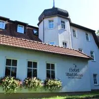 Hotel Waldhaus, хотел в Römhild