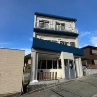 Guesthouse&Café Deep, hotel sa Kōzushima