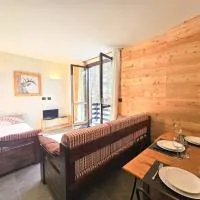 Moda Apartments Cimaboschi, хотел в Сестриере