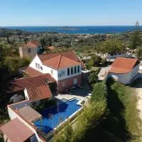 Buddha Villa – hotel w mieście Arillas