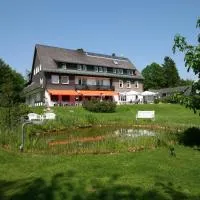 Hotel Gasthaus Tröster โรงแรมในชมาลเลนแบร์ก