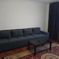 Двухкомнатная квартира, hotel in zona Aeroporto di Aqt&ouml;be - AKX, Aqt&ouml;be