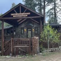 Two Bridges Lodge, Hotel in Bailey