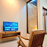 Omi Homestay, hotel i Praya