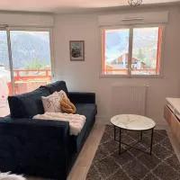 Superbe studio a Auron avec terrasse plein sud、オロンのホテル