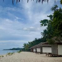 Sea Quest Glamping on Ginto Island with private sail boat, hotel em Linapacan