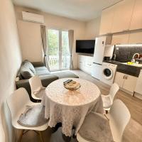 Your Room - In front of the Beach, hotel sa Varna City