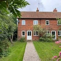 Beautiful Four Bedroom Cottage in Little Glemham, Suffolk, hotel a Little Glenham