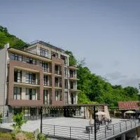 Nabada Hotel - Riverside، فندق في Ozurgetʼi
