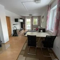 Charmante Ferienwohnung in Wimpassing Friedburg, Erdgeschoss mit großzügigen Garten, hotel i Lengau