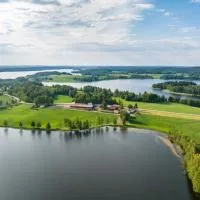 Mökki maaseudulla, Hotel in Raikku