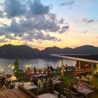 Phi Phi Mountain Beach Resort SHA Certified, hotel in Phi Phi Don