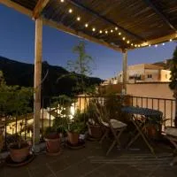 The Tile House, hotel u gradu Guehar Siera