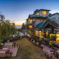 Viesnīca Villa Mountain Crest Kasauli with Treehouse , Sundeck & Breakfast pilsētā Dagshai
