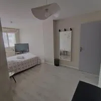 Chambre cosy , garage sécurisé pour deux-roues, hotell i Toul