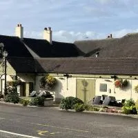 Wheatsheaf Inn, Bar Hill, hotel din Onneley