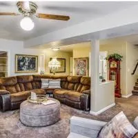 2 BR 1500 sq ft Suite, sauna,hot tub, gym, hotel i Graham