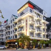 Van Don Royal Hotel, hotel u gradu Hà Cái