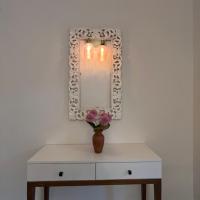 4BHK Villa Anjuna with Jacuzzi, hotel en Vagator