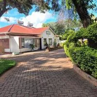 Crocodile Rock Lodge, hotel em Bulawayo