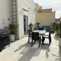 Maltese Terrace house with a modern touch - close to airport 4 km, hotel v destinácii Tarxien