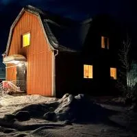 Wild North Guesthouse, hotel a Lakaträsk