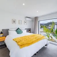 Relaxing retreat by the river, hotel sa Albert Town