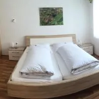 Gästehaus Alfons und Maria Anna Eifel, hotell i Trittenheim