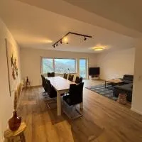 Ferienhaus an der Burg Coraidelstein, hotel en Klotten