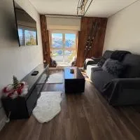 Apartamento con Garaje y Wifi en Sierra Nevada، فندق في موناشيل