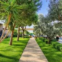 Villa Park Luxury Rooms, hotel em Paralion Astros