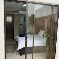 Ocean Village - No Sea View, hotel ad Amanzimtoti