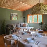 말룬그에 위치한 호텔 Peaceful Forest Cabin in Dalarna with Fireplace & Patio
