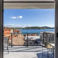 Luxury apartments SKALINADA near beaches, Tisno - Dalmatia, ξενοδοχείο σε Tisno