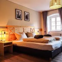 Der baeren - Historische Zimmer & Ferienwohnung, Mainbernheim، فندق في Mainbernheim