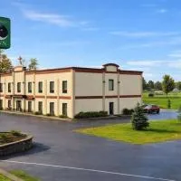 Pleasant Night Inn Carthage Near Fort Drum, hótel í West Carthage