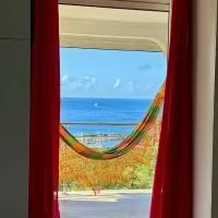 LE MARINA - classé 4 étoiles - 2 chambres & grande terrasse - vue mer exceptionnelle, ξενοδοχείο σε Gourbeyre