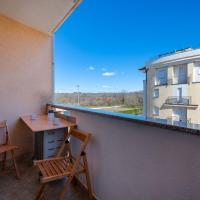 Perfektes Apartment zum Tennis spielen und nur 200 Meter zum Strand, hotel v Umagu