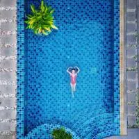 Kraam Silhouette Hotel and Cafe Phuket- Chalong pier Hotel, hotel i Chalong