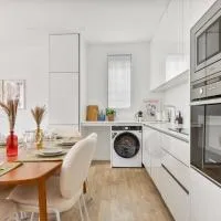 Grand Appartement - Parking - 30 min Tour Eiffel, Hotel in Chaville