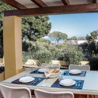 Private villa with sea view 6pp Villa i Mirti، فندق في سانتا تيريزا غالّورا