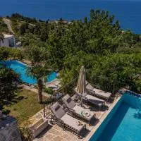 Castello degli Aranci Eco Resort, хотел в Режевичи
