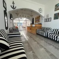 Nomad Bay, hotel sa Jurayf