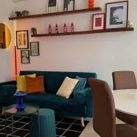 Milan Pop House - 5 minutes from M1 and M4 metro lines, hotel i Cesano Boscone