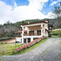Michel Studios, hotel en Kalavrita