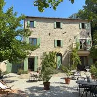 Villa Verdicchio - B&B with wellness for winelovers, hotel u gradu Cupramontana